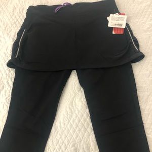NWT Athleta black contender skirt/Capri size large